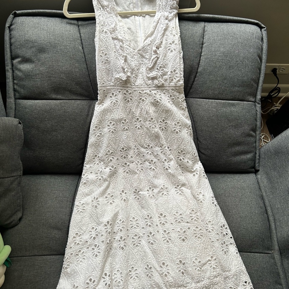 Elegant White Lace Dress